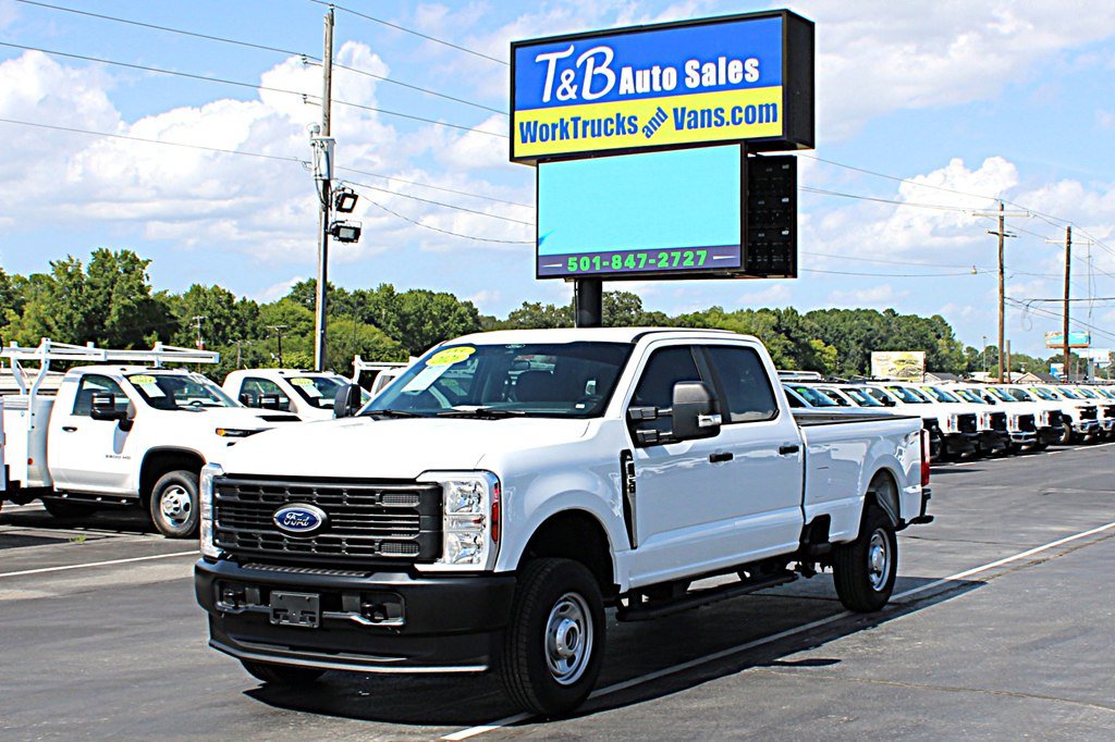 Used 2026 Ford F350 XL w/ Snow Plow/Camper Package AWD/4WD image 3