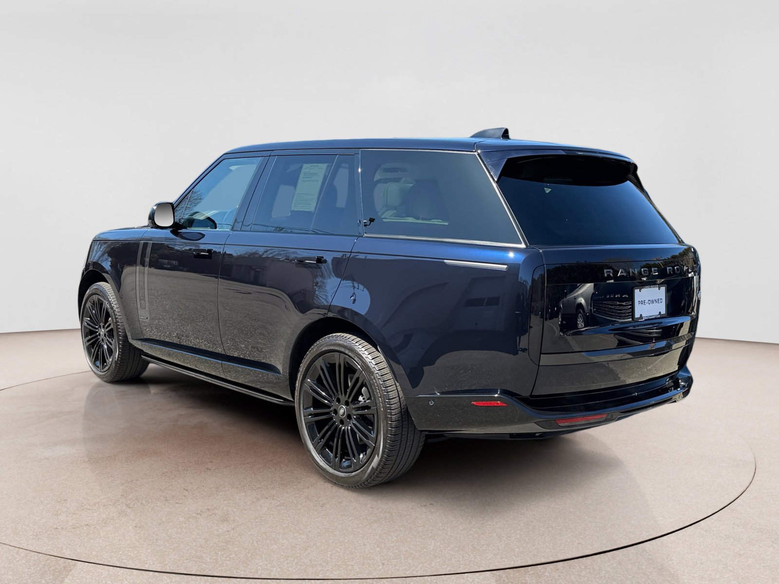 Certified 2023 Land Rover Range Rover Autobiography image 3