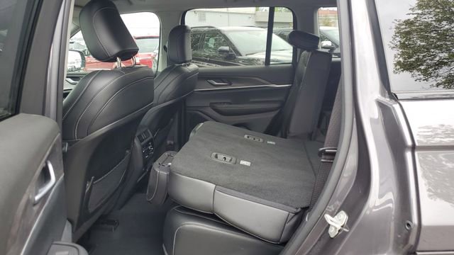 Used 2024 Jeep Grand Cherokee Limited AWD/4WD image 26