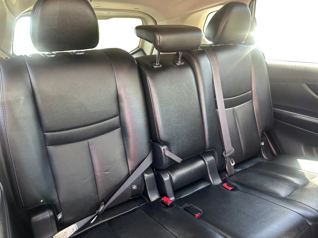 Used 2018 Nissan Rogue SL AWD/4WD image 16