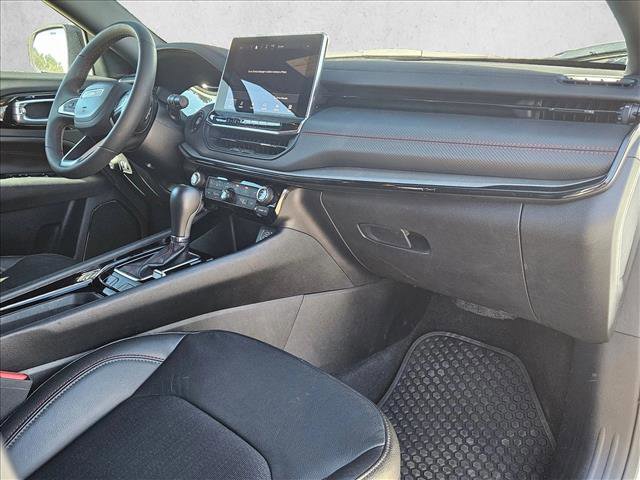 Used 2025 Jeep Compass Trailhawk w/ Trailer Tow Group image 21