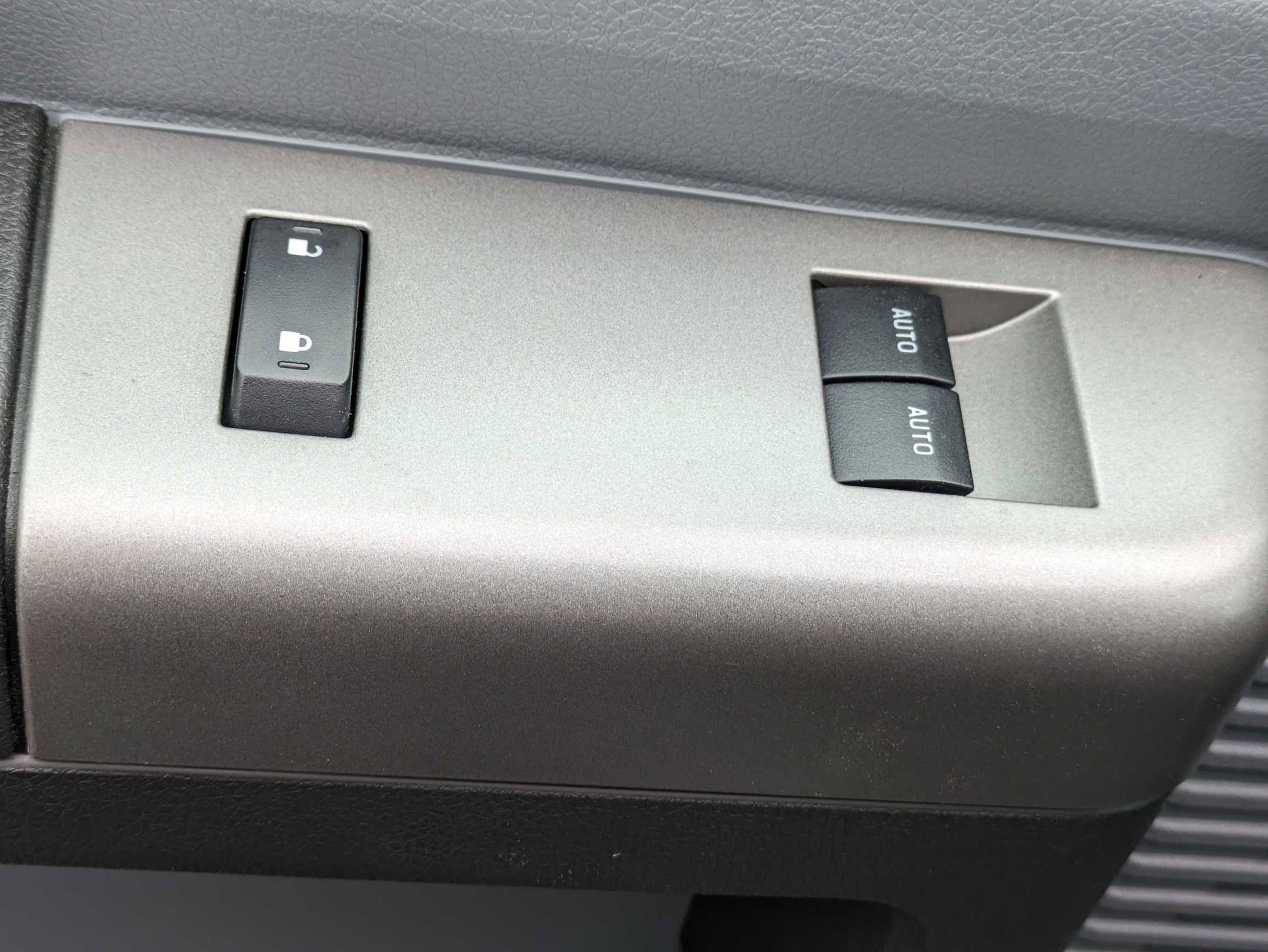 New 2025 Ford F650 2WD Regular Cab Super Duty image 9