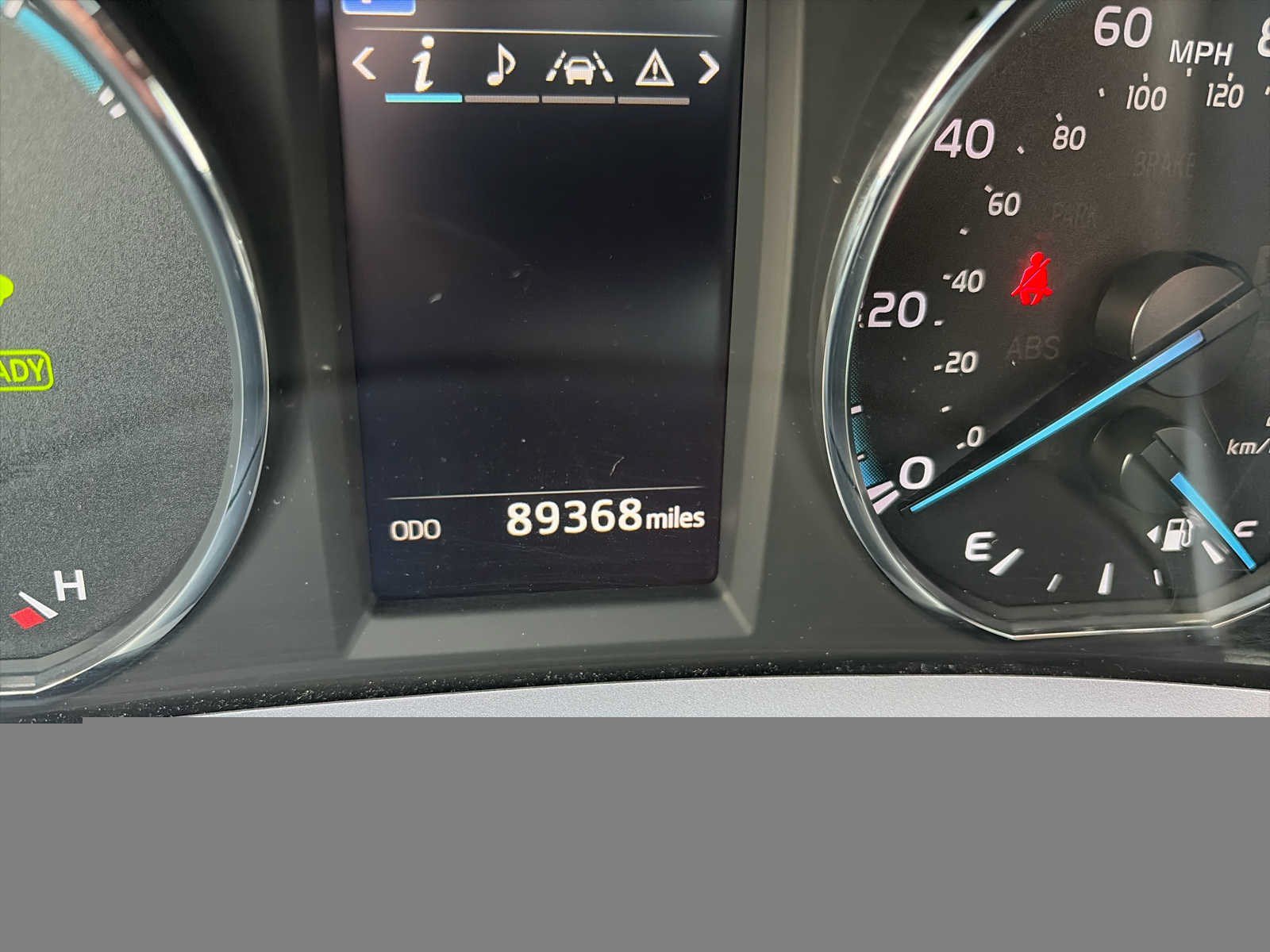 Used 2018 Toyota RAV4 XLE AWD/4WD image 9