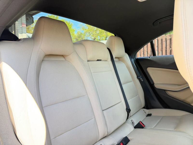 Used 2017 Mercedes-Benz CLA 250 image 25