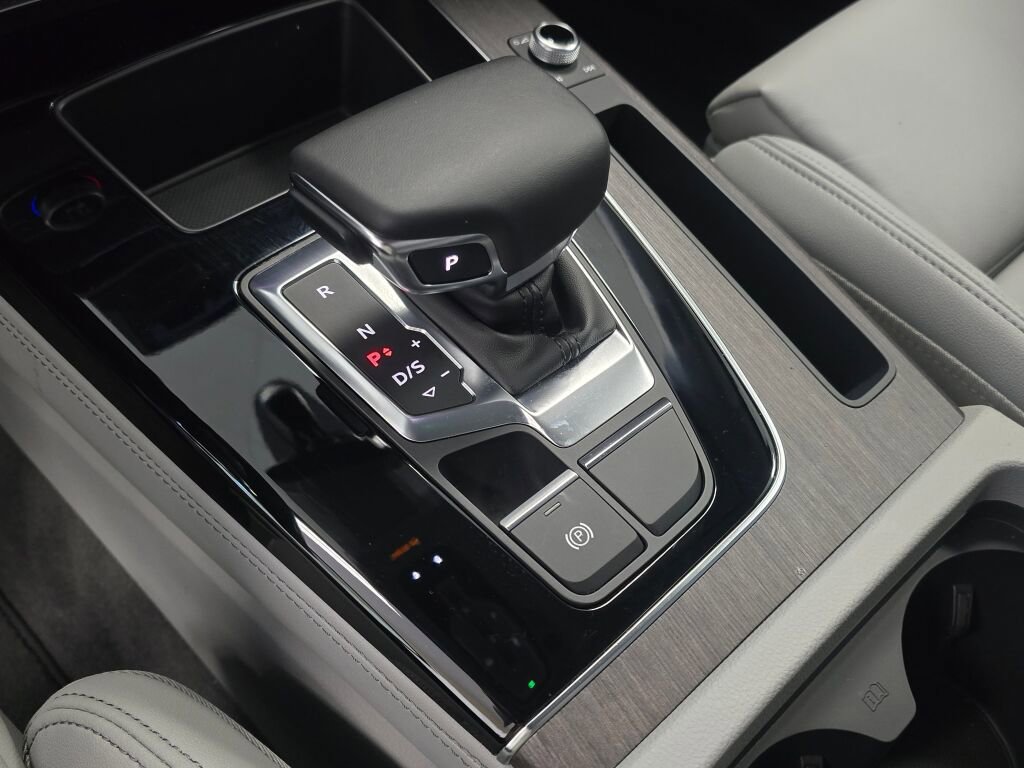 Certified 2025 Audi Q5 2.0T Premium Plus w/ Premium Plus Package image 16