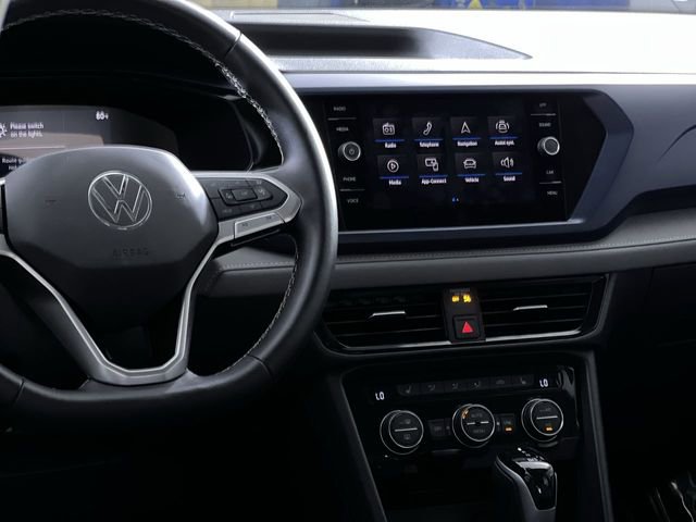 Used 2024 Volkswagen Taos SE image 21