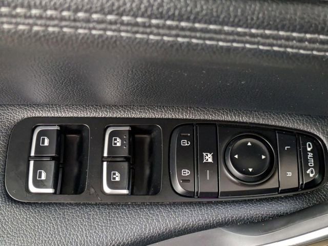 Used 2022 Kia Stinger GT1 AWD/4WD image 16