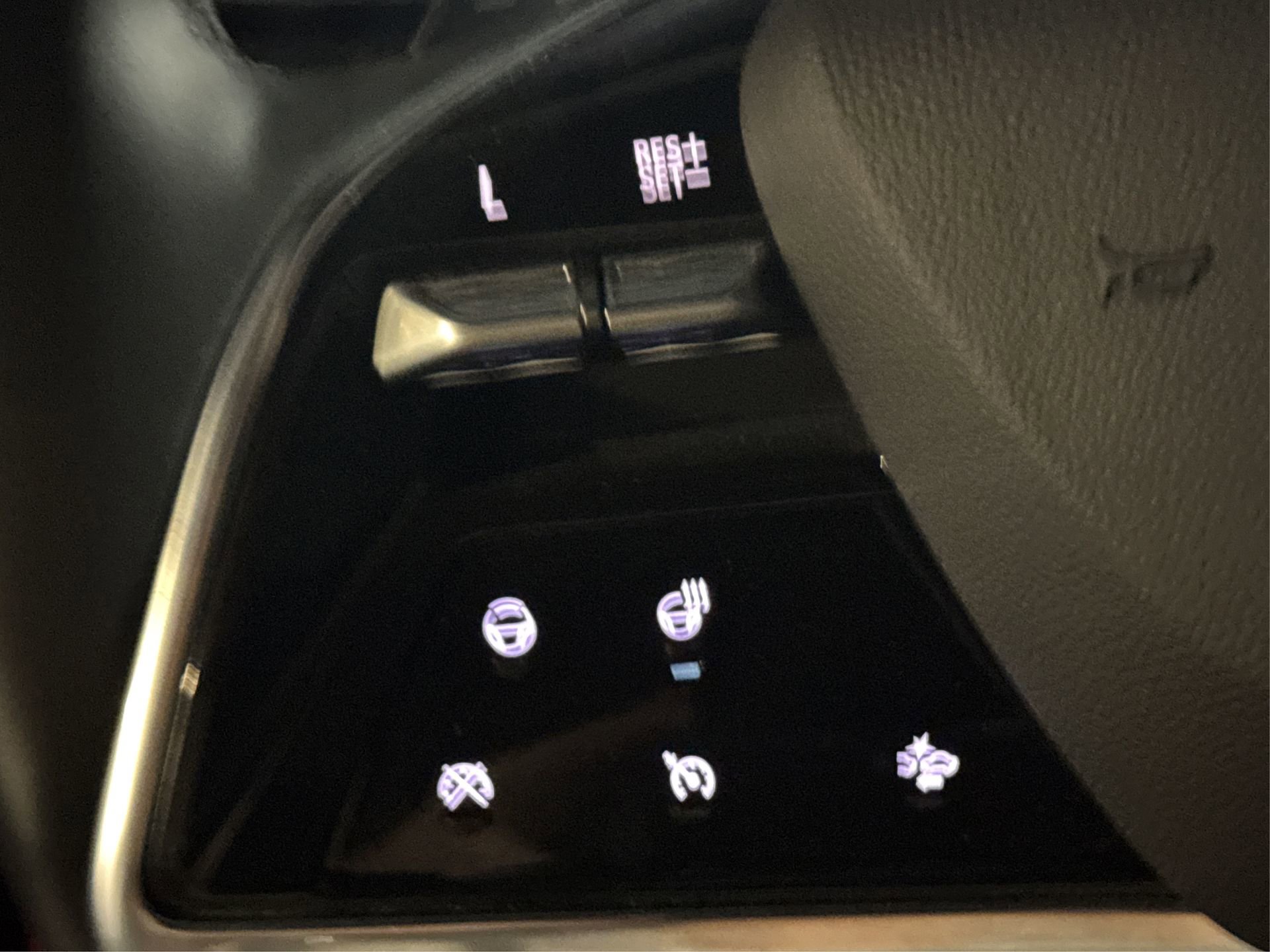 Used 2025 Cadillac Escalade Premium Luxury image 31