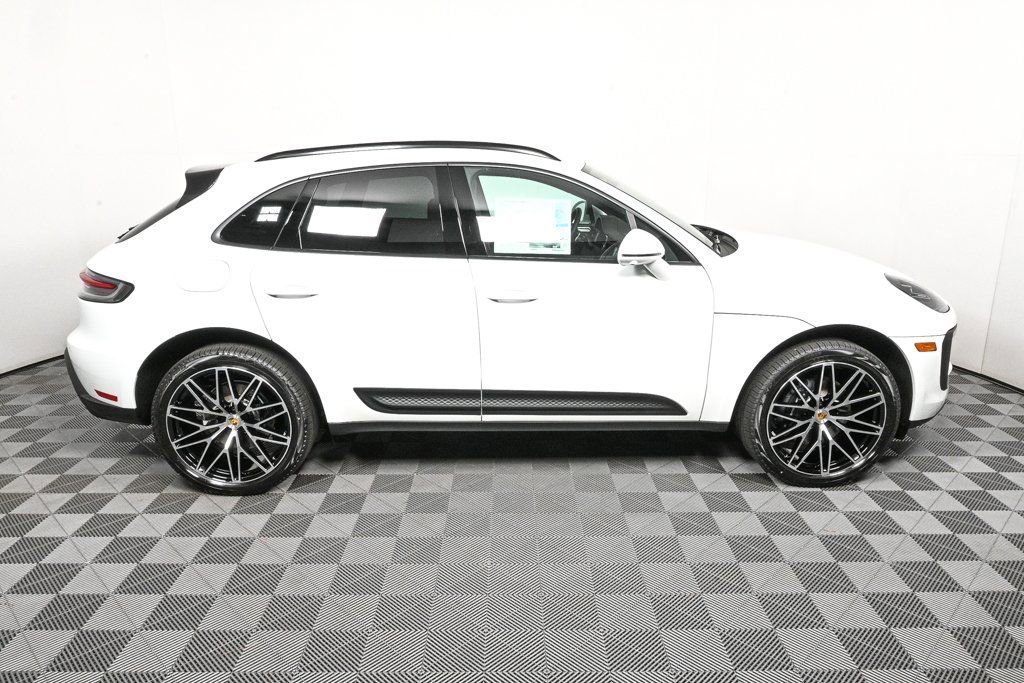 Certified 2026 Porsche Macan image 29