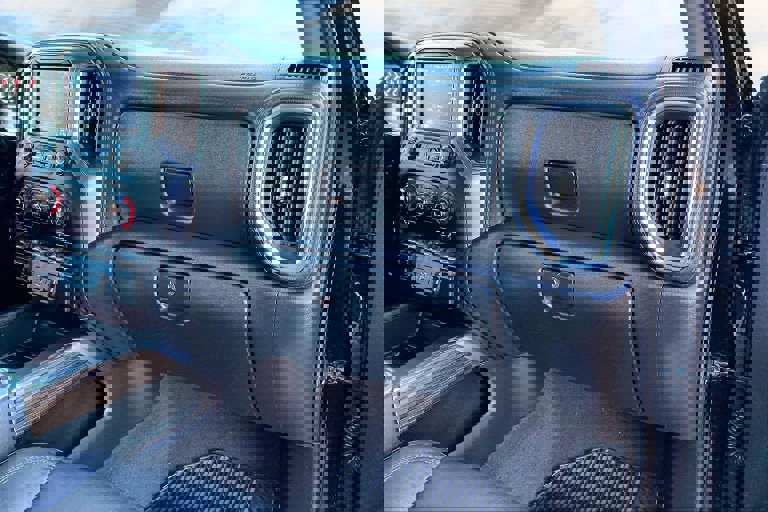 Used 2020 Chevrolet Silverado 1500 RST w/ Rally Edition image 18