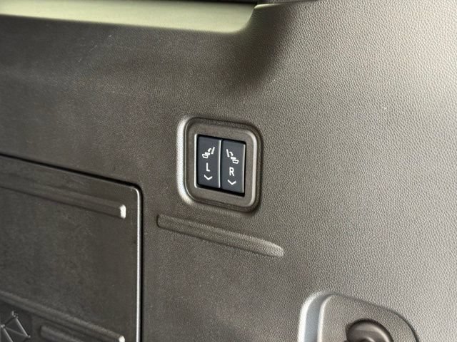 Used 2026 GMC Hummer EV SUV w/ LPO, Dark Essentials Package AWD/4WD image 6