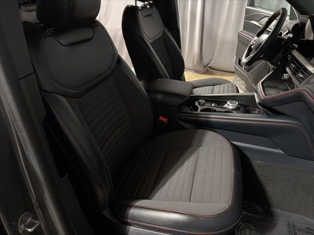 Used 2025 Ford Explorer ST-Line image 17