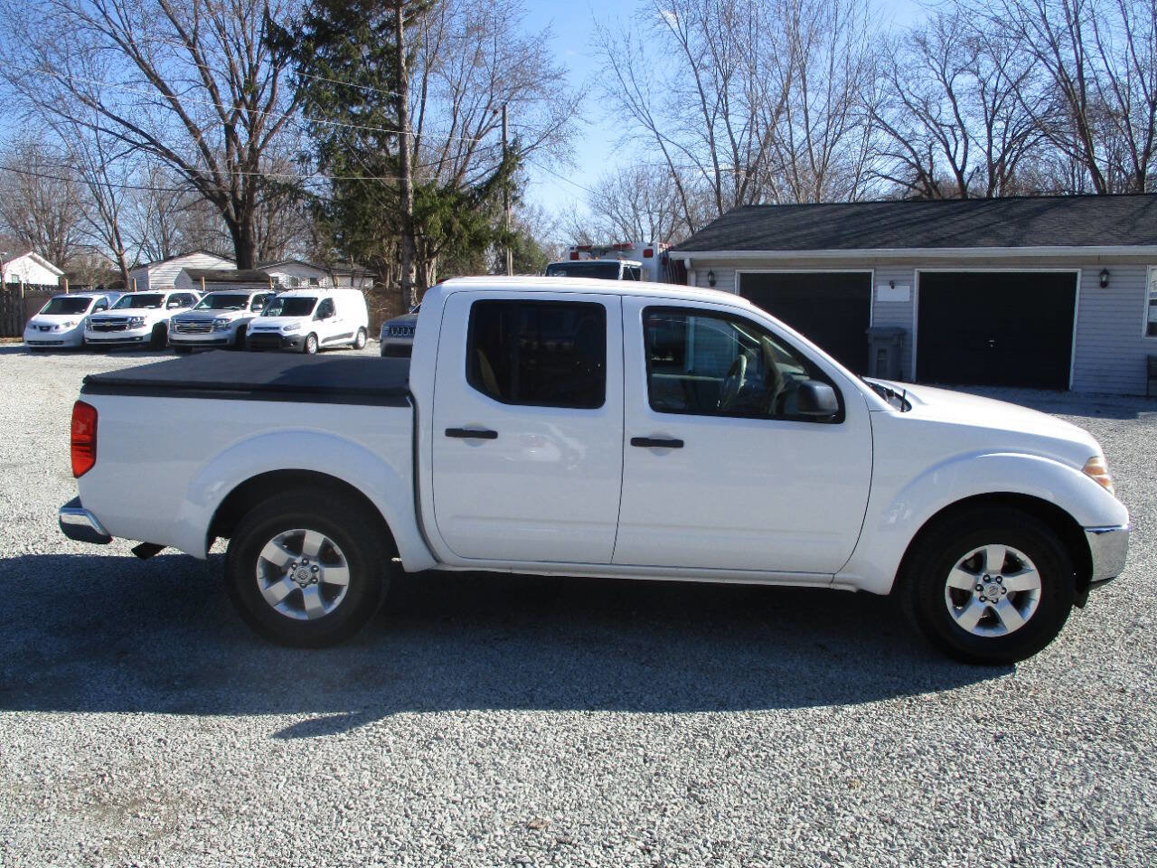 Used 2010 Nissan Frontier SE image 6