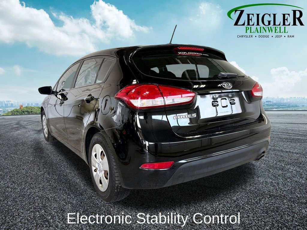 Used 2017 Kia Forte LX FWD image 4