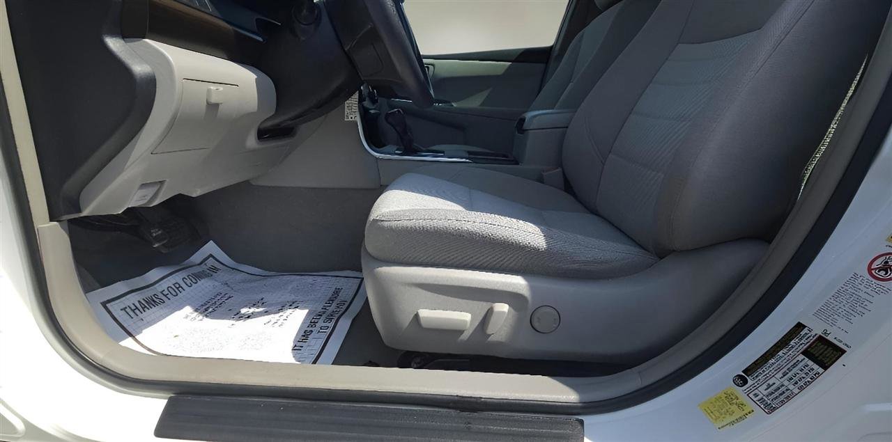 Used 2016 Toyota Camry LE FWD image 10