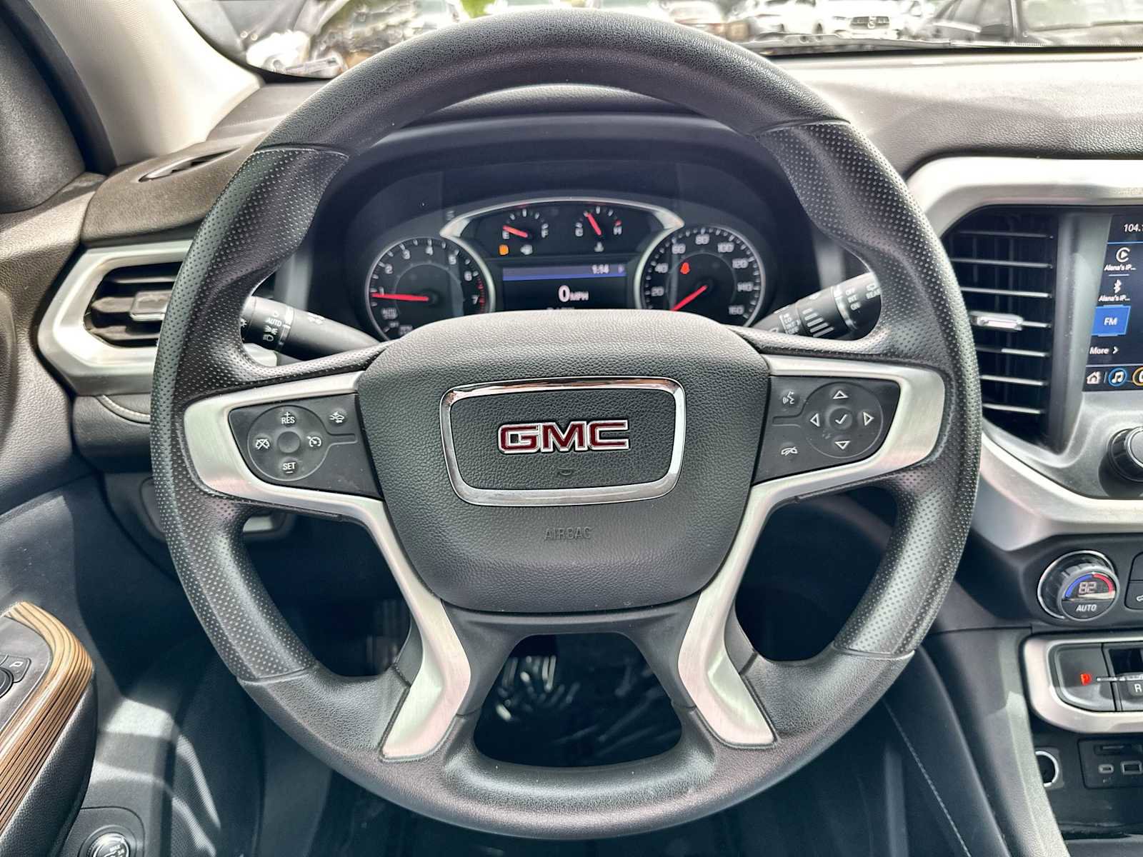 Used 2022 GMC Acadia SLE w/ Driver Convenience Package FWD image 21