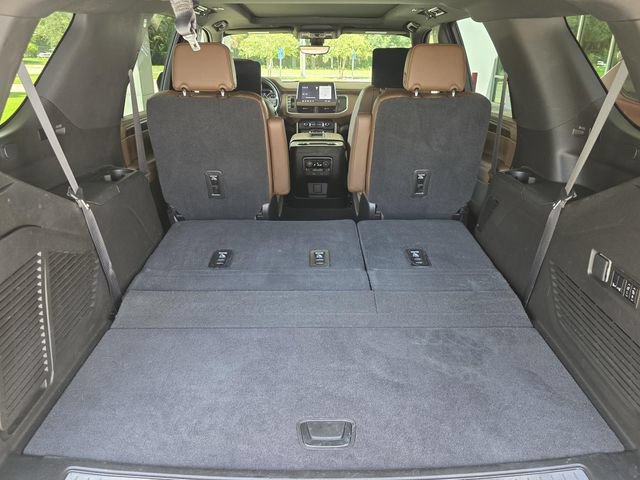 Used 2021 Chevrolet Tahoe High Country RWD image 17