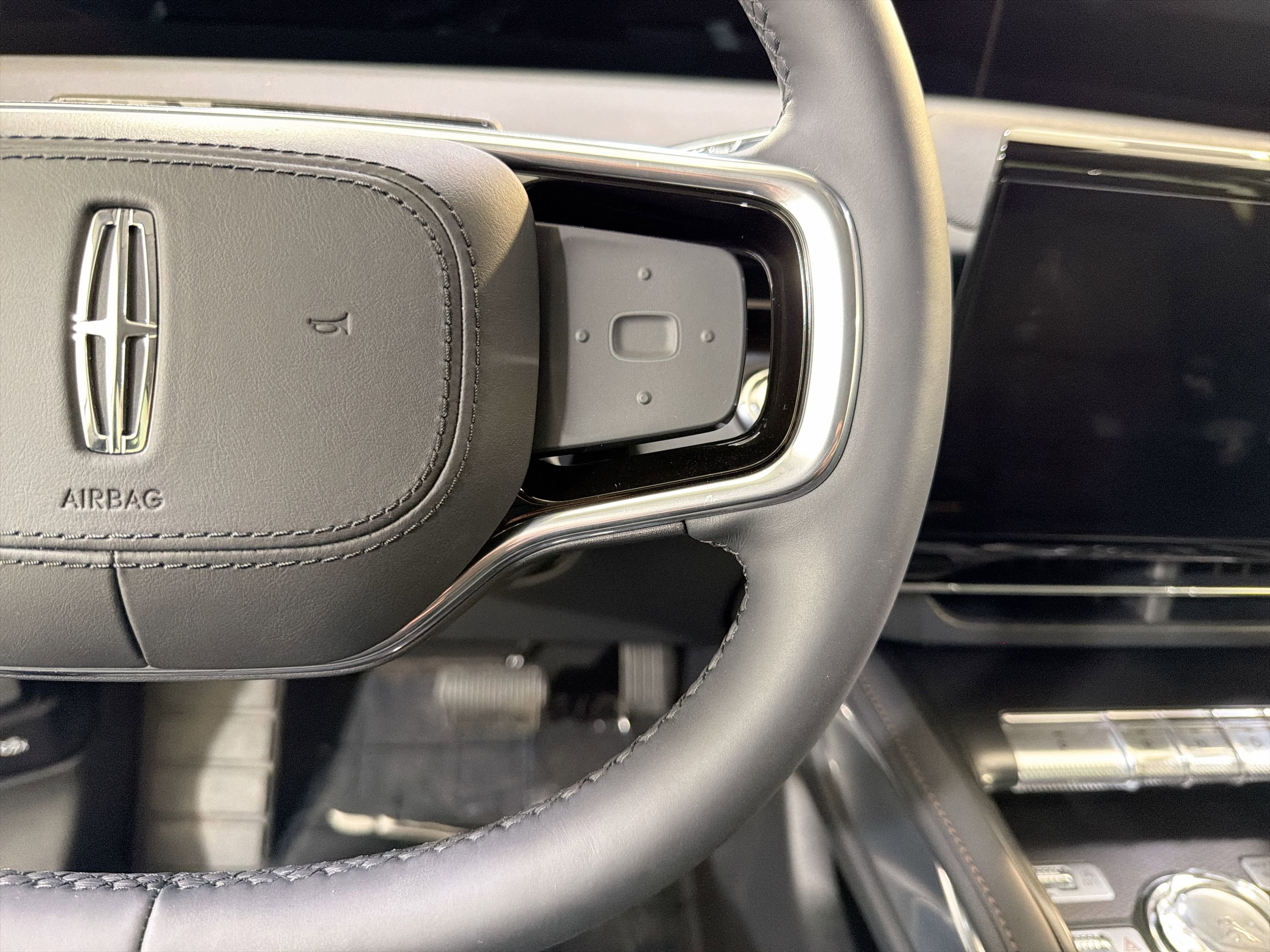 New 2026 Lincoln Nautilus Premier image 15