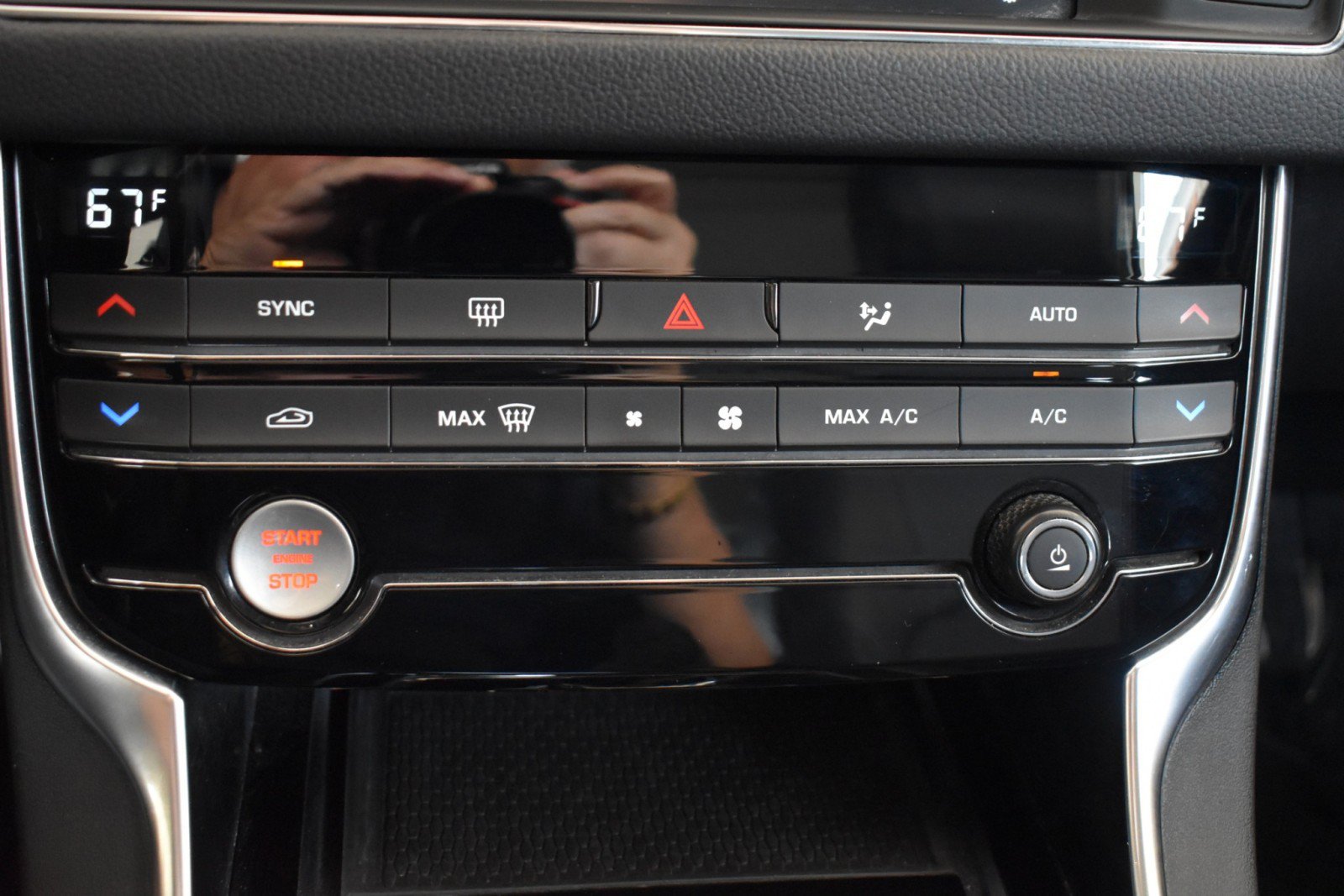 Used 2018 Jaguar XF AWD image 20