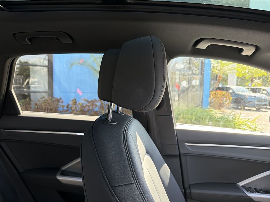 Used 2022 Audi Q3 2.0T Premium w/ Convenience Package image 14