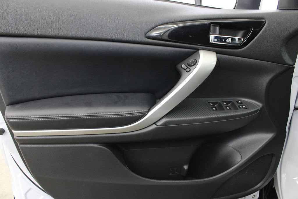 Used 2025 Mitsubishi Eclipse Cross SEL AWD/4WD image 16
