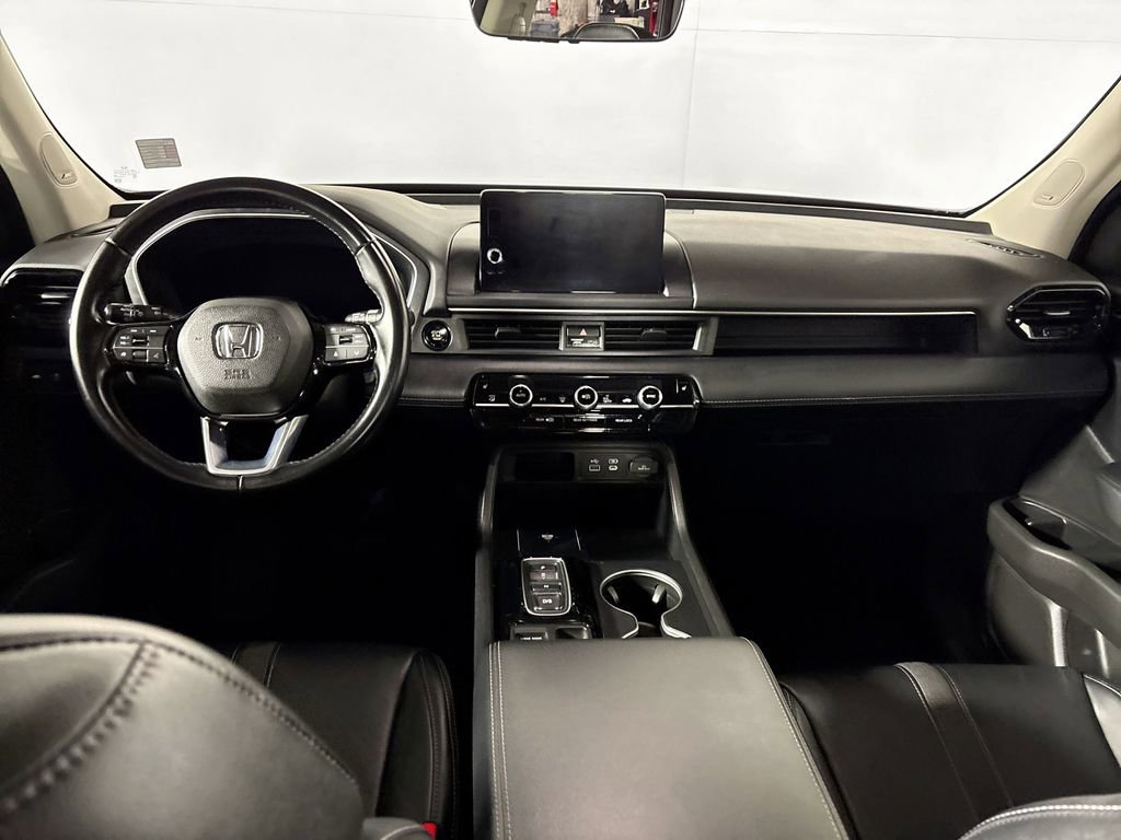 Certified 2023 Honda Pilot Touring image 13