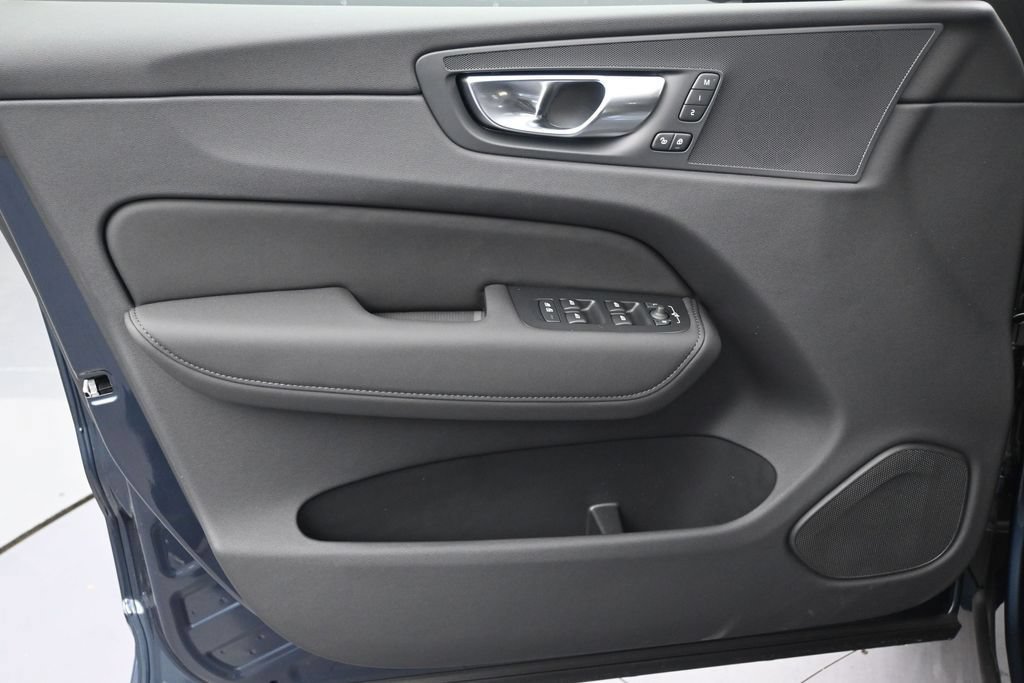 New 2026 Volvo XC60 B5 Plus AWD/4WD image 10