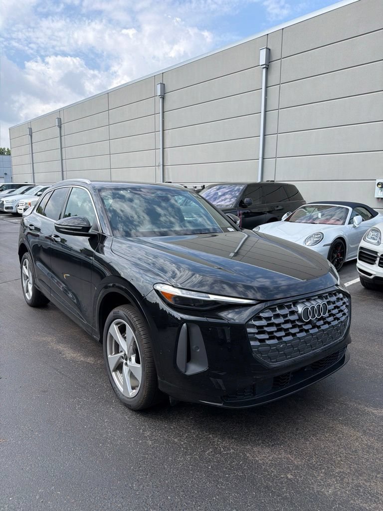 Certified 2025 Audi Q5 Premium Plus w/ Premium Plus AWD/4WD image 3
