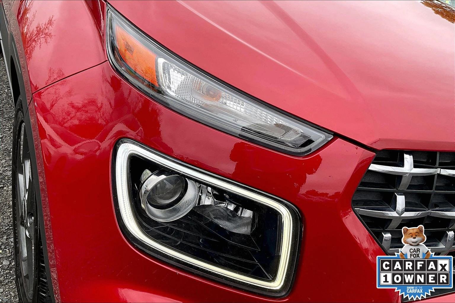 Used 2022 Hyundai Venue Limited w/ Cargo Package FWD image 26