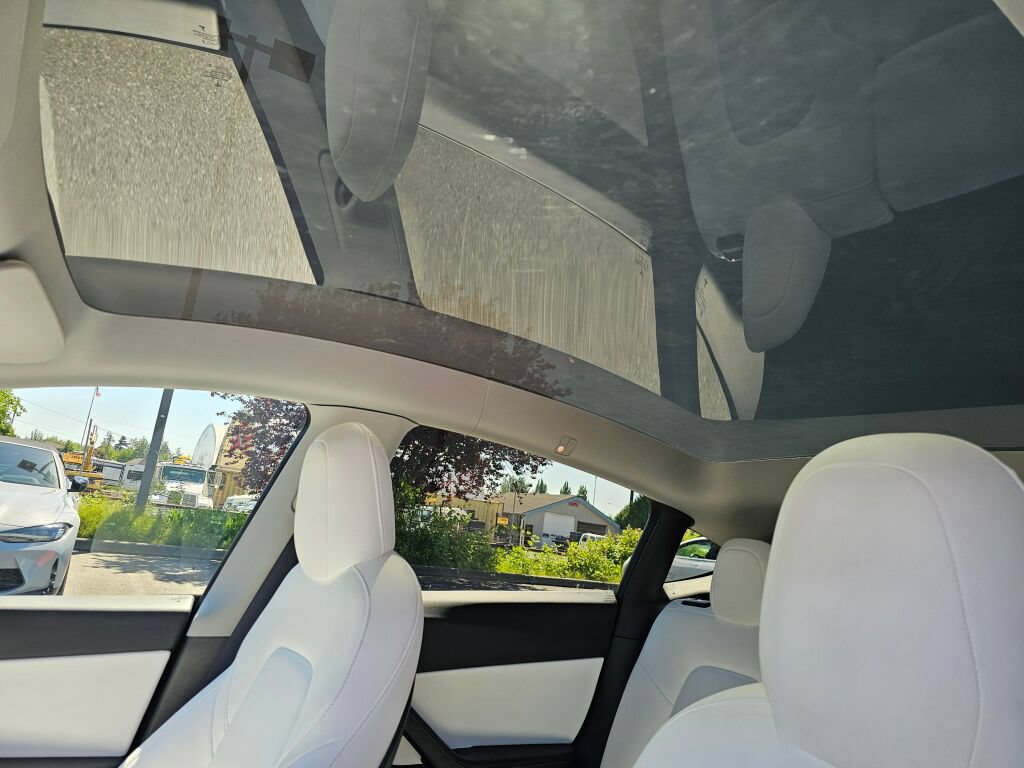 Used 2021 Tesla Model Y Long Range AWD/4WD image 26