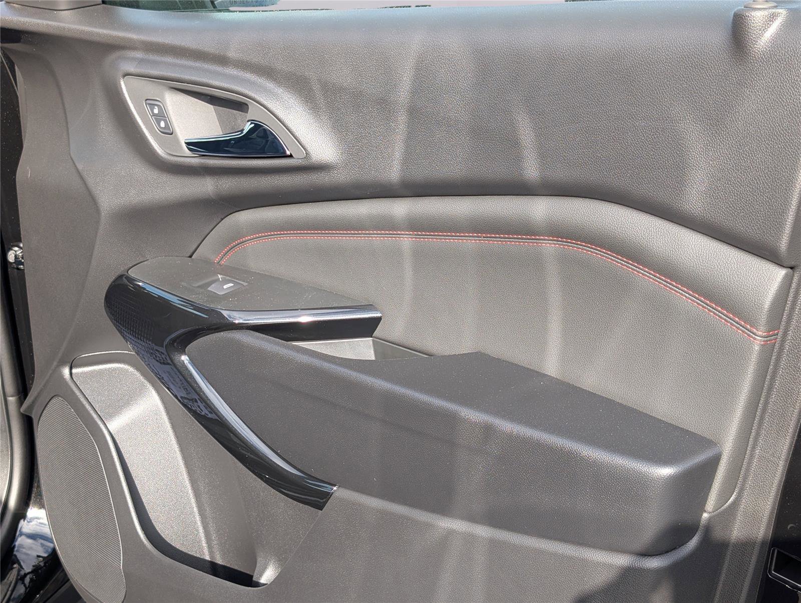 New 2026 Chevrolet Trax RS w/ Sunroof Package image 17