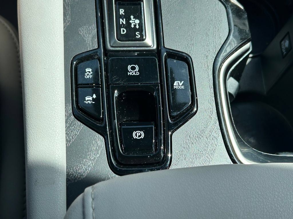 Used 2023 Lexus RX 350h w/ Accessory Package (2T) AWD/4WD image 30