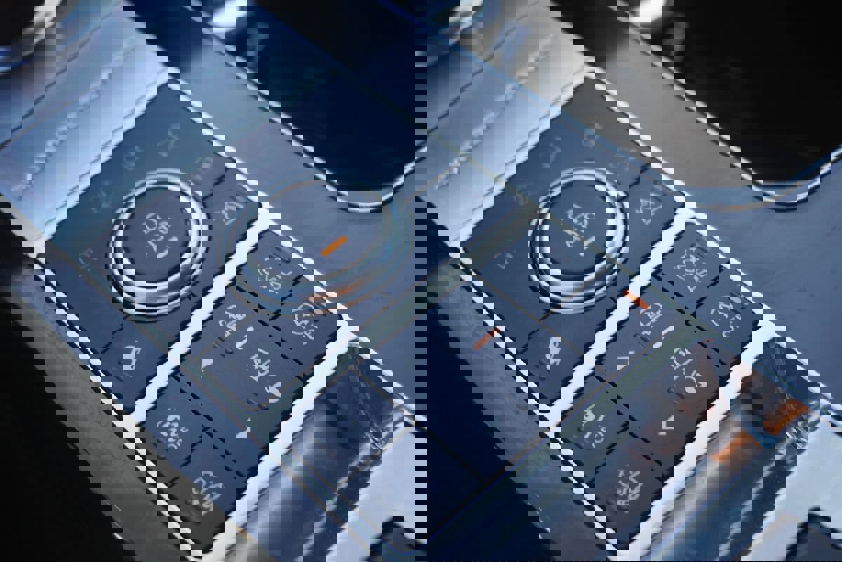 Used 2016 Land Rover Range Rover HSE image 31