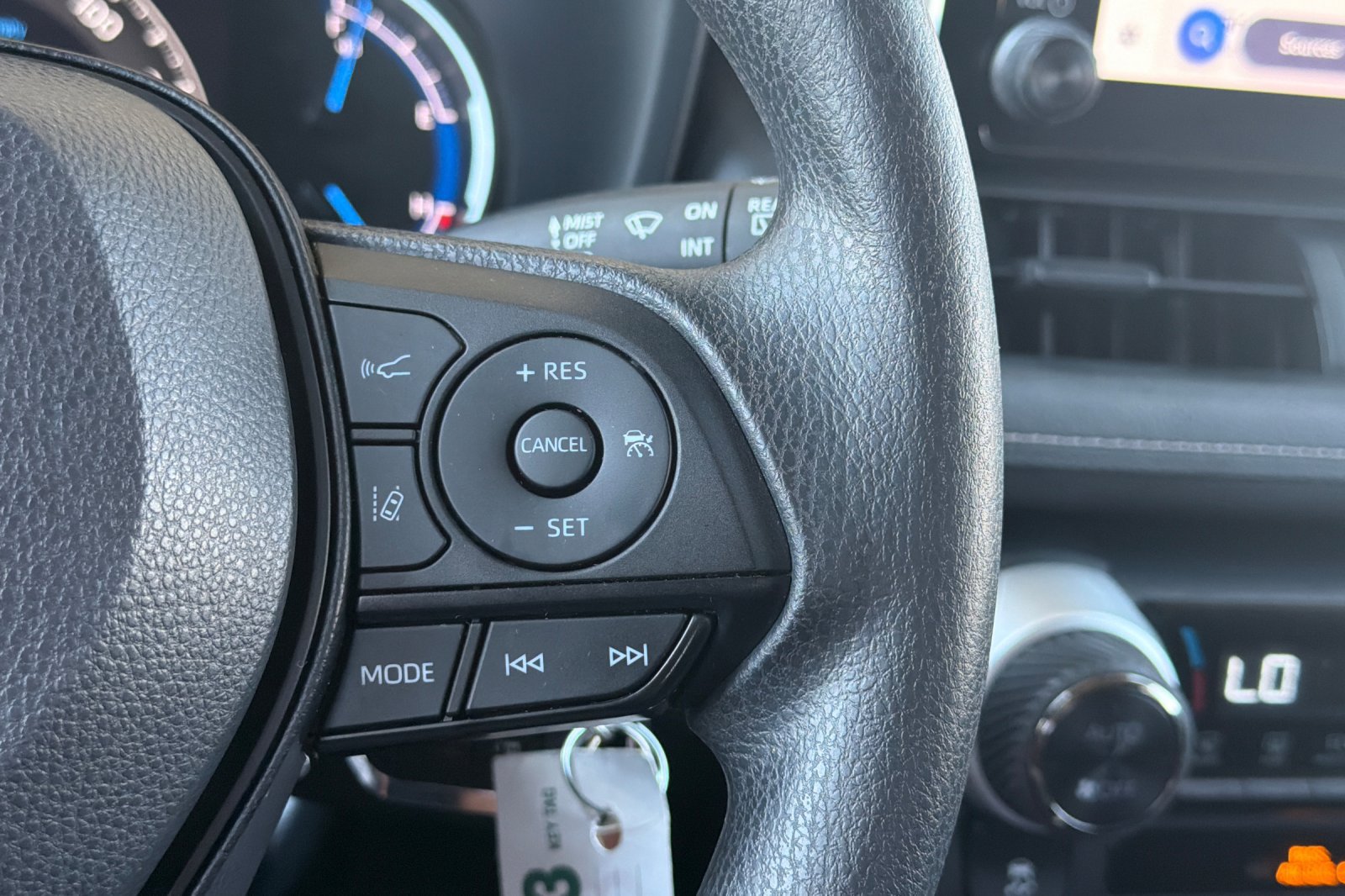 Used 2024 Toyota RAV4 LE AWD/4WD image 30