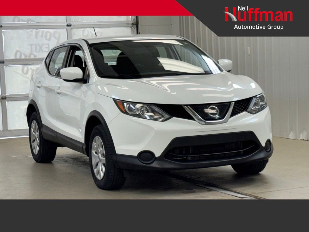 Used 2016 Nissan Rogue S w/ Appearance Package image 1