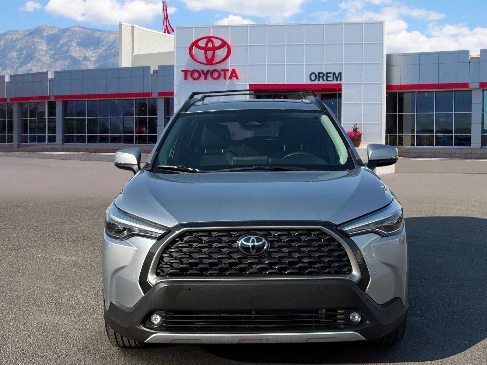 Used 2023 Toyota Corolla Cross XLE w/ Convenience Package AWD/4WD video 2