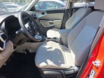 Used 2025 Kia Soul LX w/ LX Technology Package FWD image 18