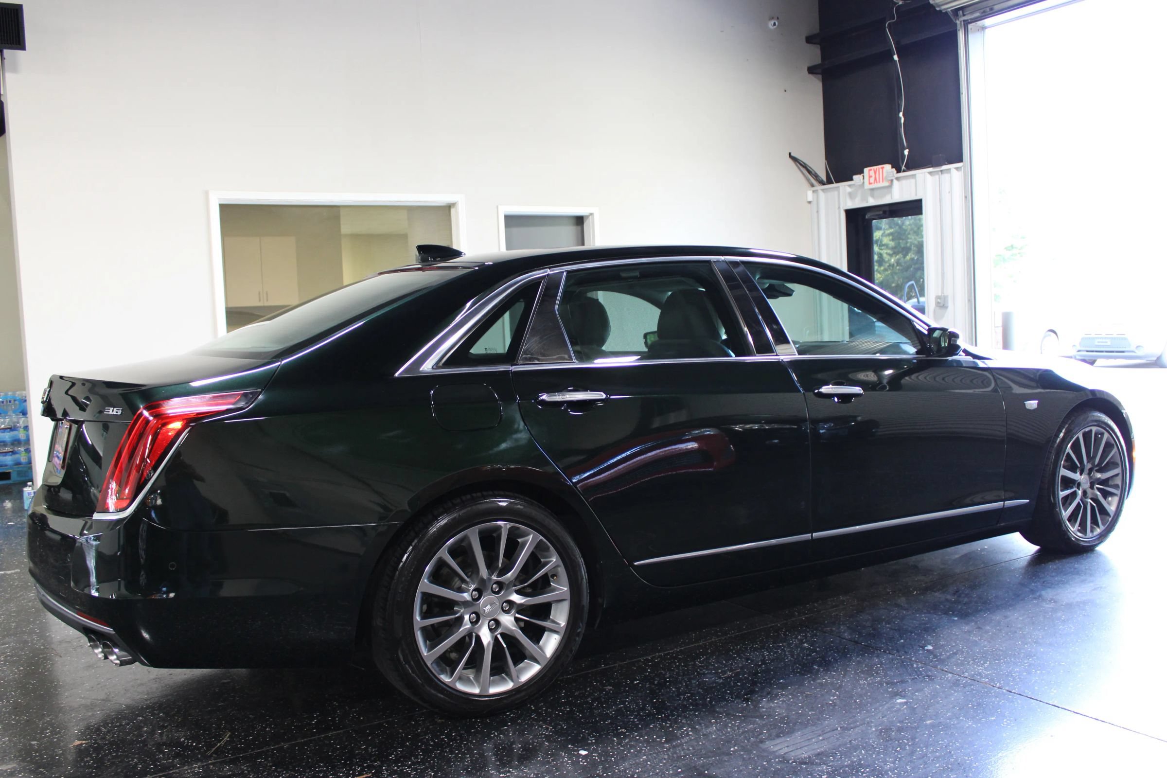 Used 2017 Cadillac CT6 Luxury AWD/4WD image 3