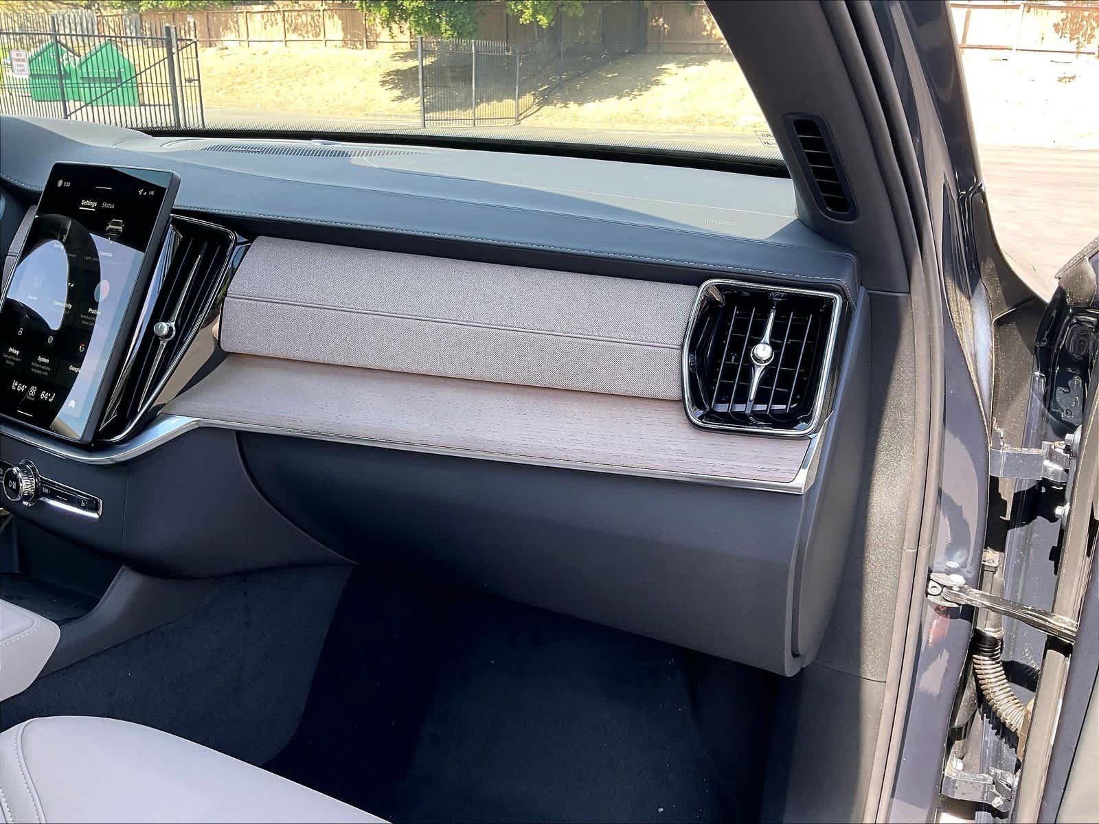 New 2026 Volvo XC90 B5 Plus w/ Protection Package AWD/4WD image 29