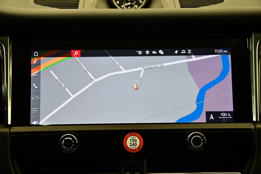 Used 2025 Porsche Macan image 31