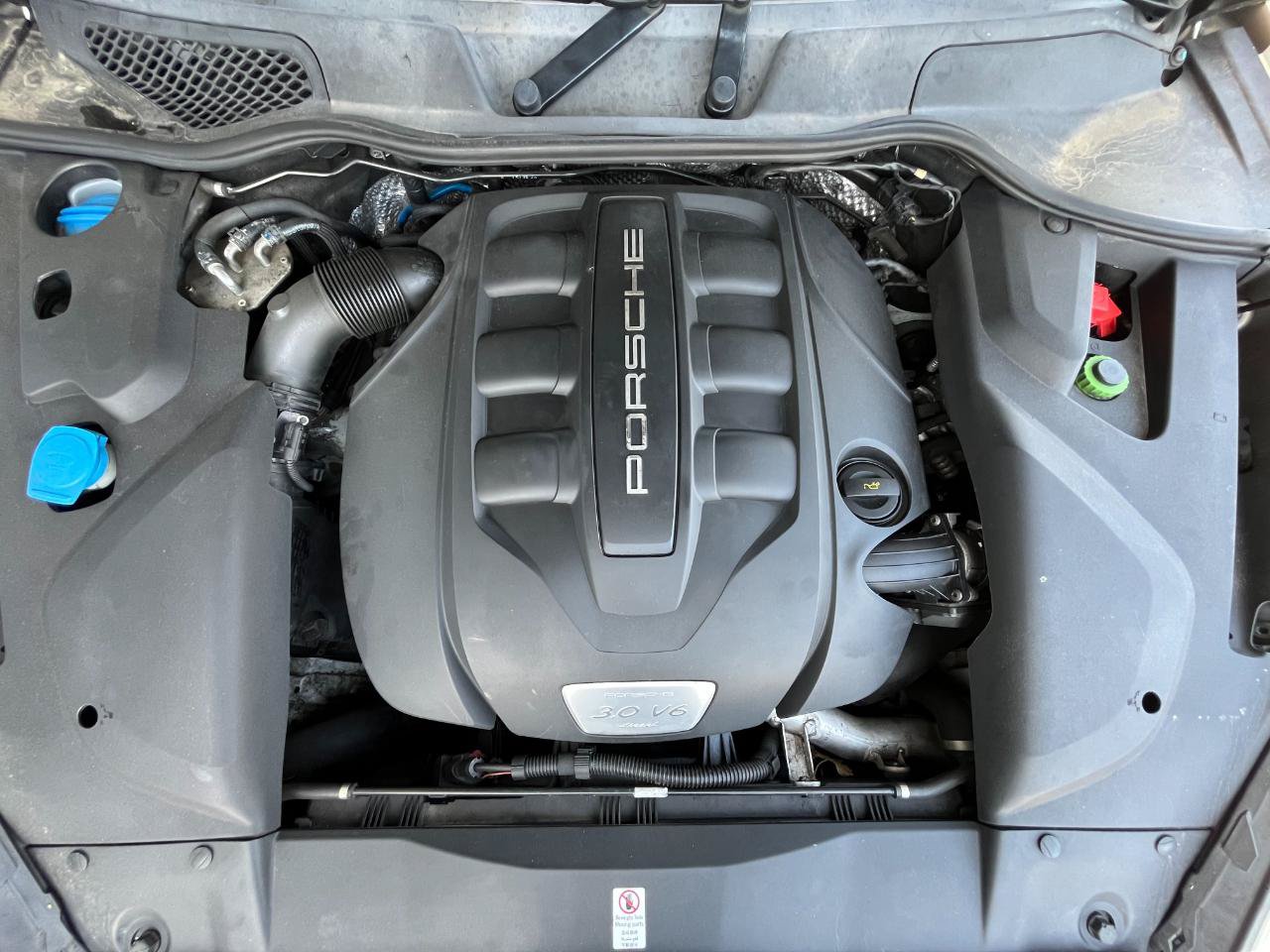 Used 2015 Porsche Cayenne Diesel AWD/4WD image 46