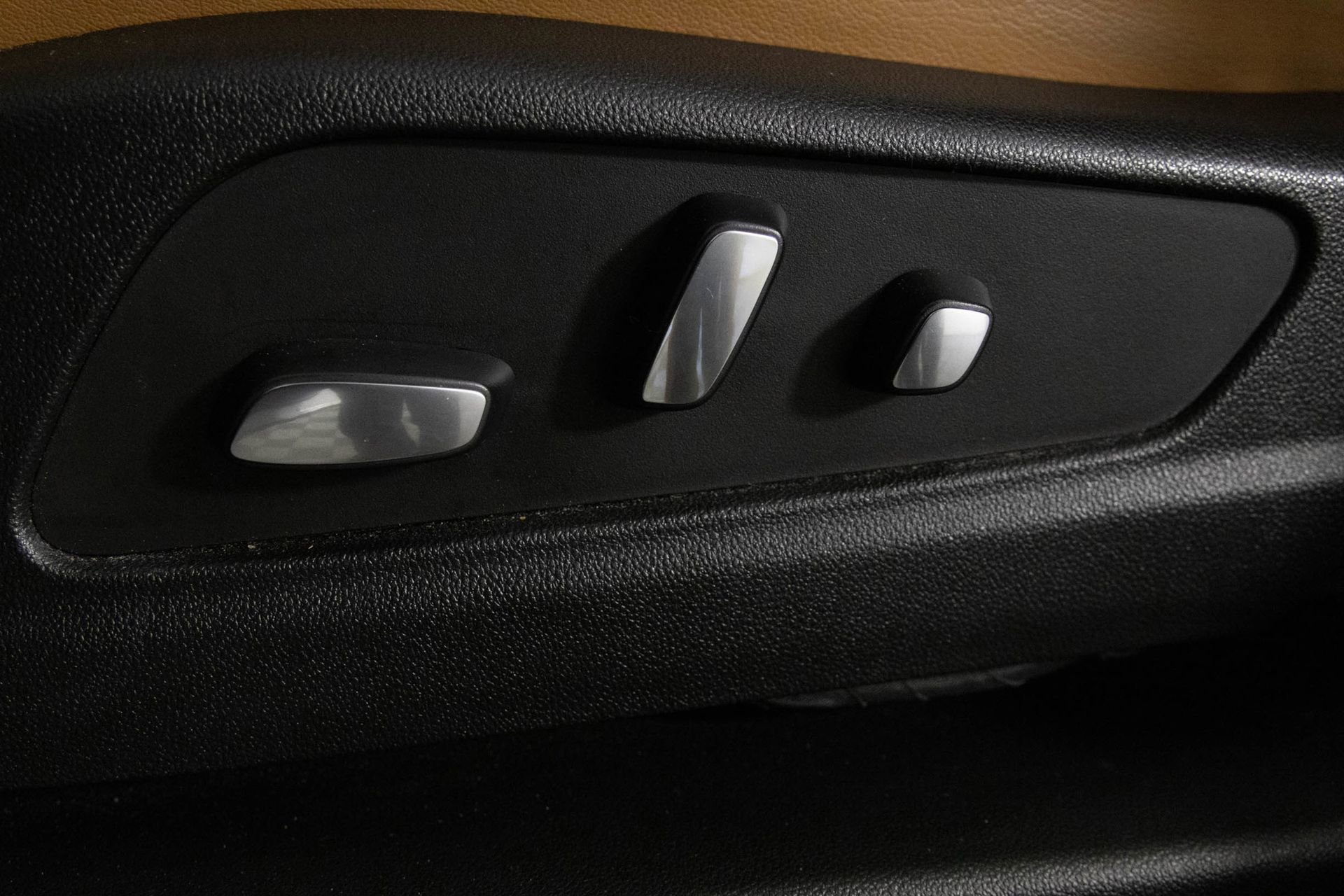 Used 2023 Cadillac XT5 Premium Luxury w/ LPO, Floor Liner Package image 21