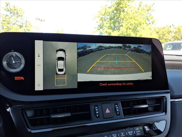 New 2025 Lexus ES 300h Ultra Luxury image 22