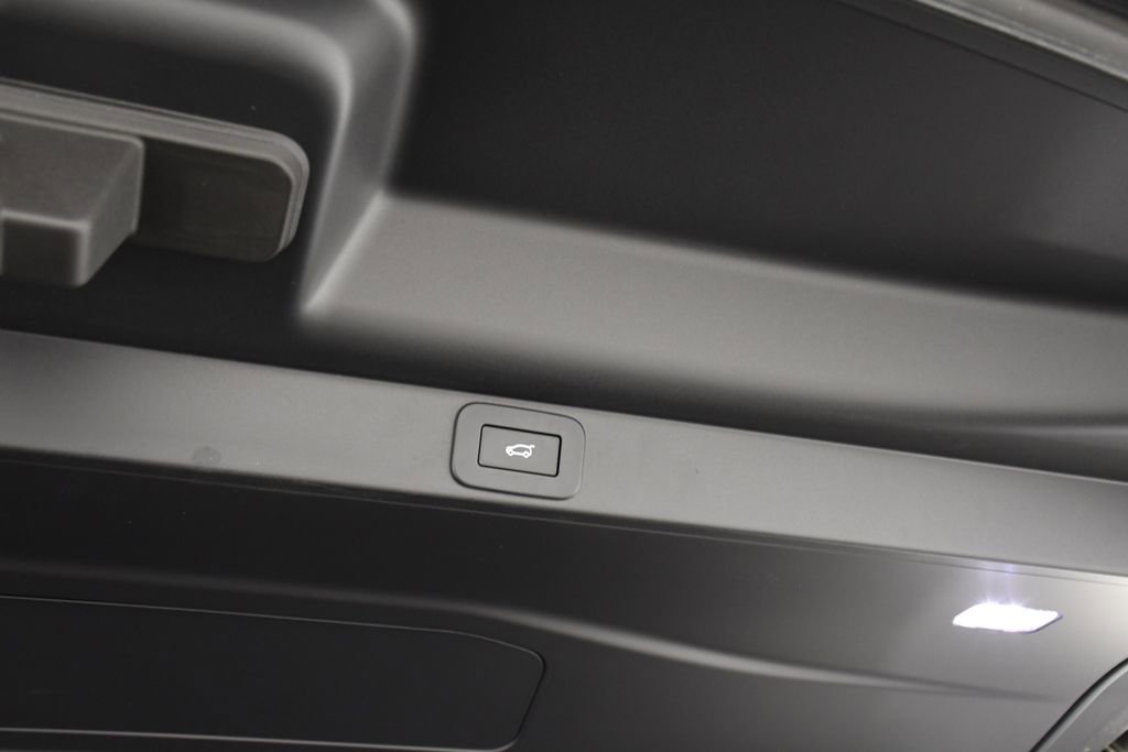 Used 2024 Land Rover Range Rover Autobiography image 24