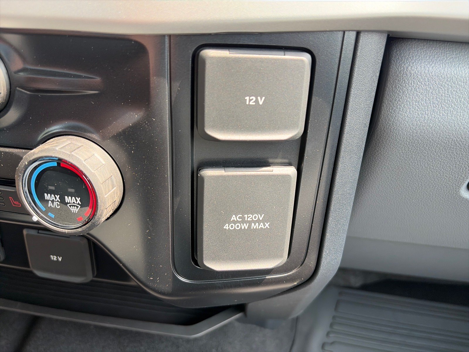 New 2026 Ford F250 XLT w/ XLT Premium Package AWD/4WD image 23