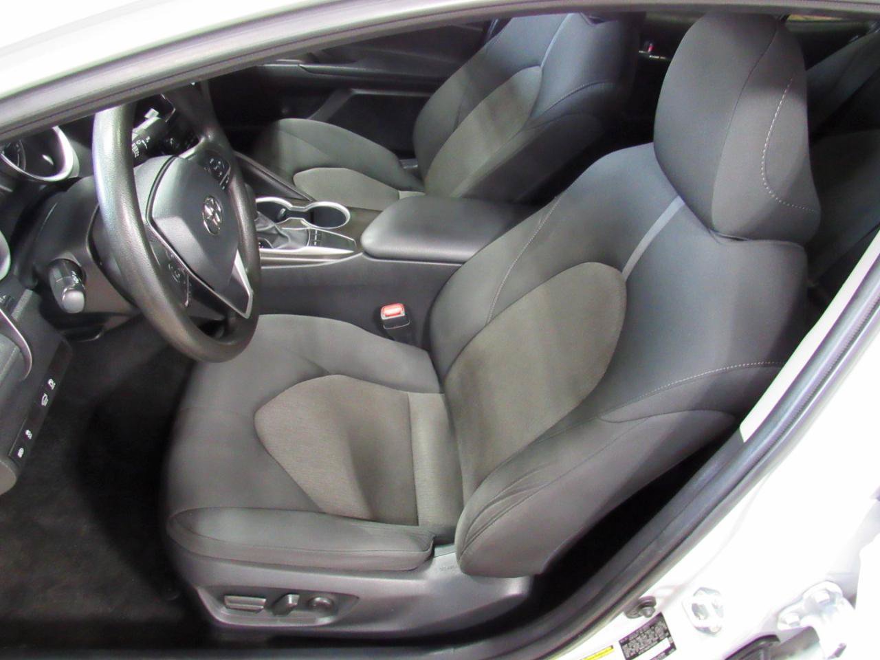 Used 2023 Toyota Camry LE FWD image 14