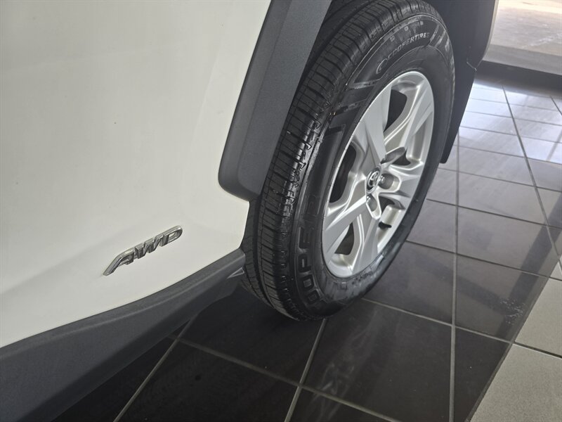 Used 2020 Toyota RAV4 XLE w/ Convenience Package AWD/4WD image 37