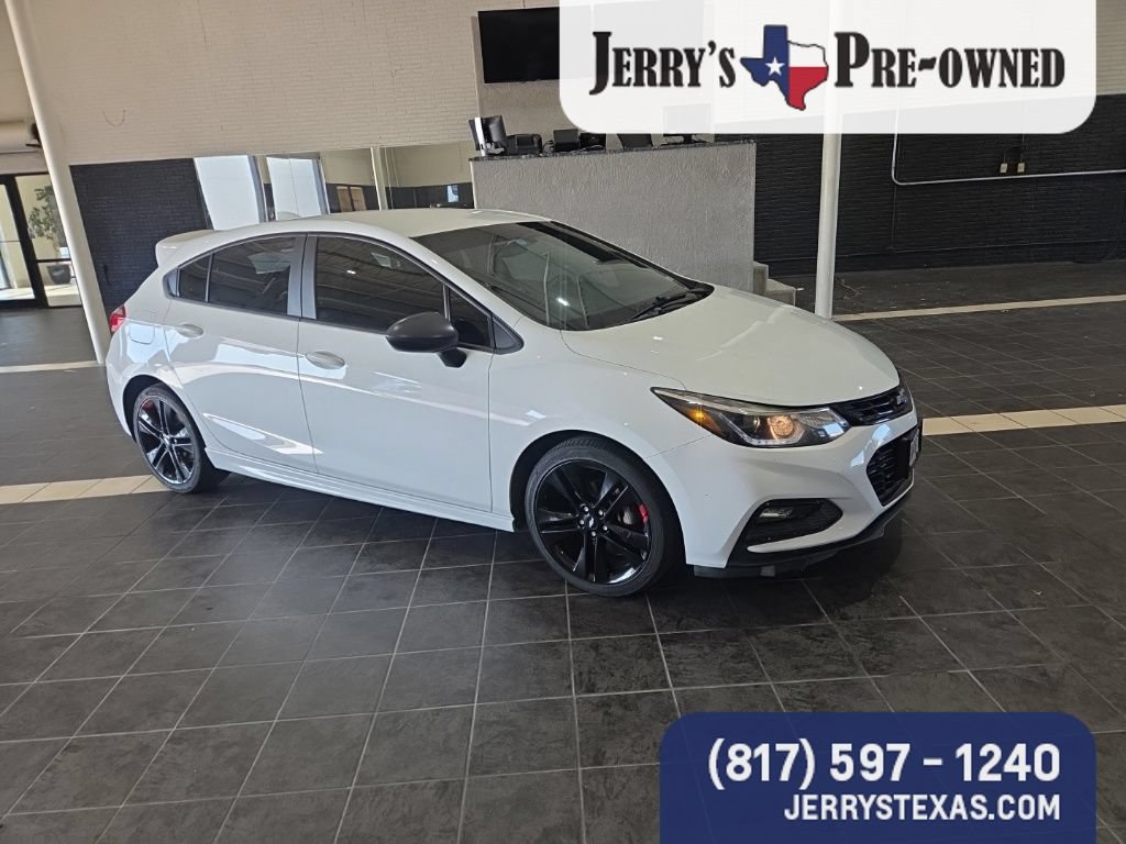 Used 2018 Chevrolet Cruze LT w/ Redline Edition FWD image 2