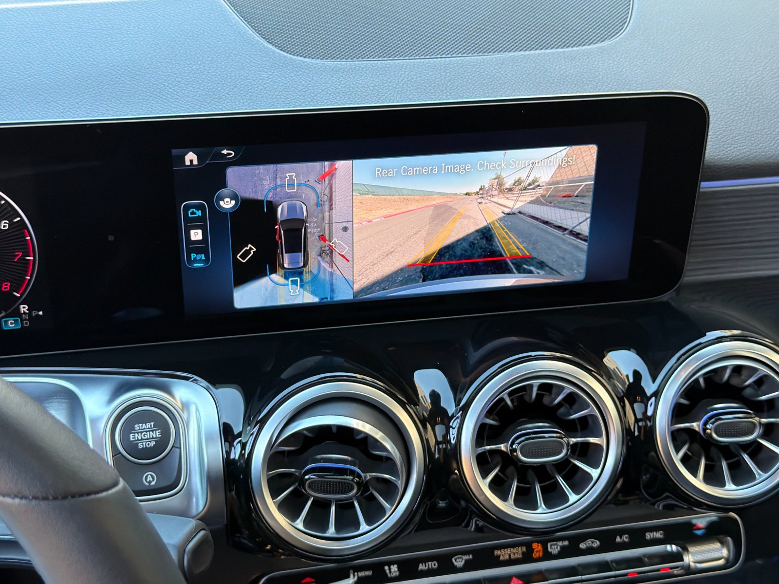Used 2026 Mercedes-Benz GLB 250 4MATIC image 18