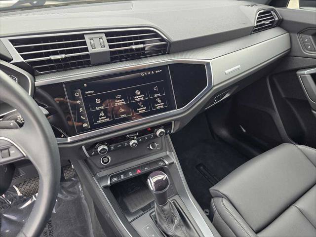 Certified 2025 Audi Q3 2.0T Premium w/ Convenience Package AWD/4WD image 28